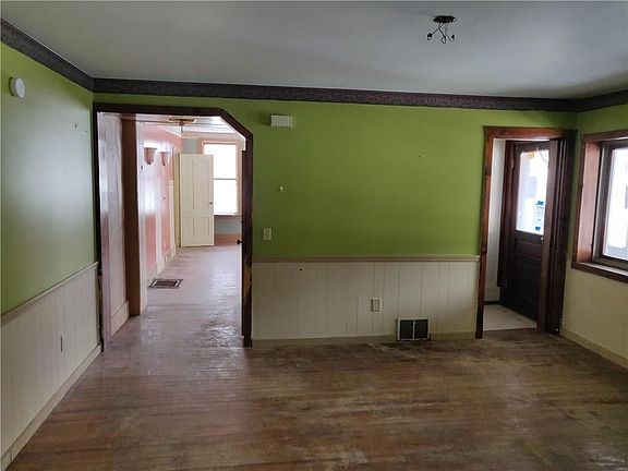 3rd image of 20 William St