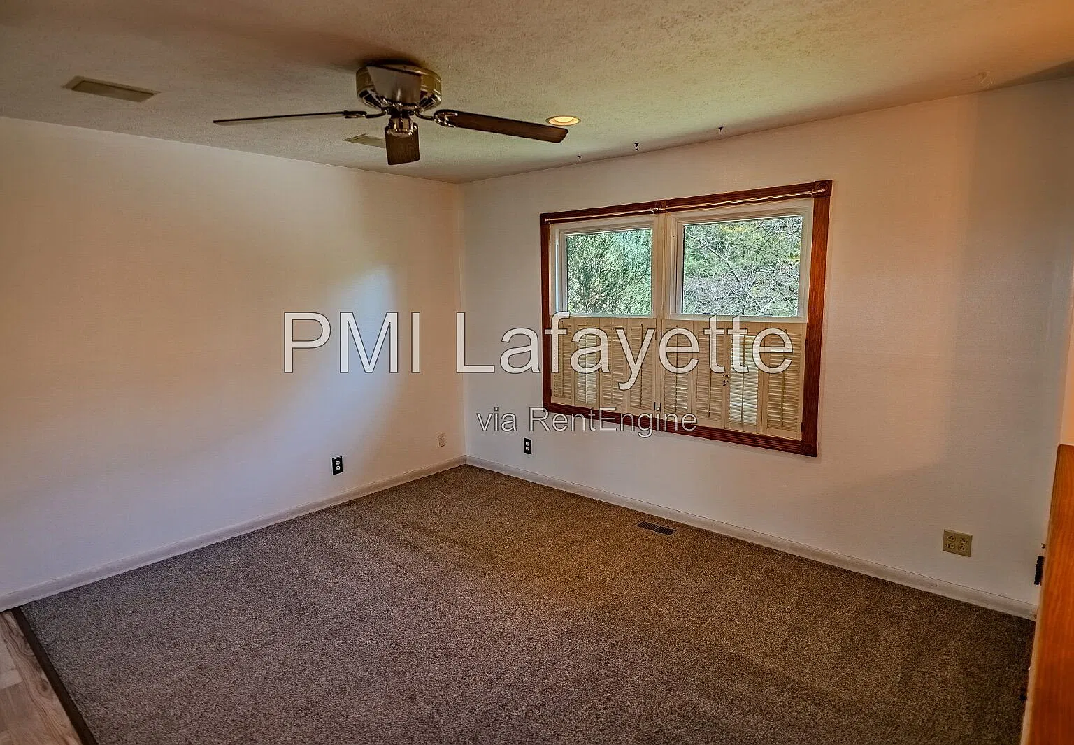 4 bed, 2.5 bath, 1656 sqft, $2,400 — Photo 4