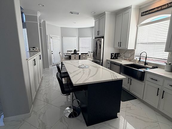 Eat in kitchen