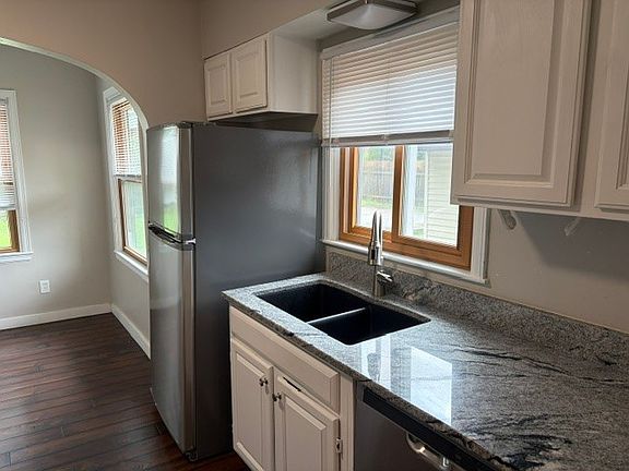 4th image of 3308 Woodland Ave