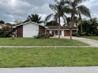 1218 Woodcrest Rd W, West Palm Beach, FL 33417