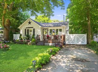 51 Biltmore Dr, Mastic Beach, NY 11951