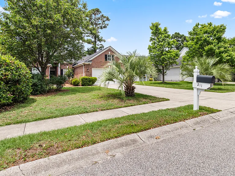 211 Springlake Dr — Photo 28