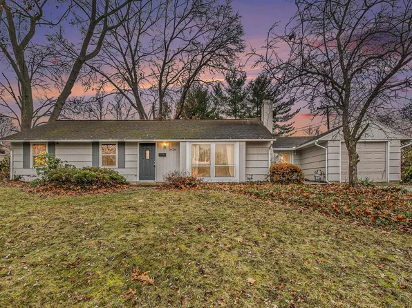 1626 Greenwood Dr, South Bend, IN 46614