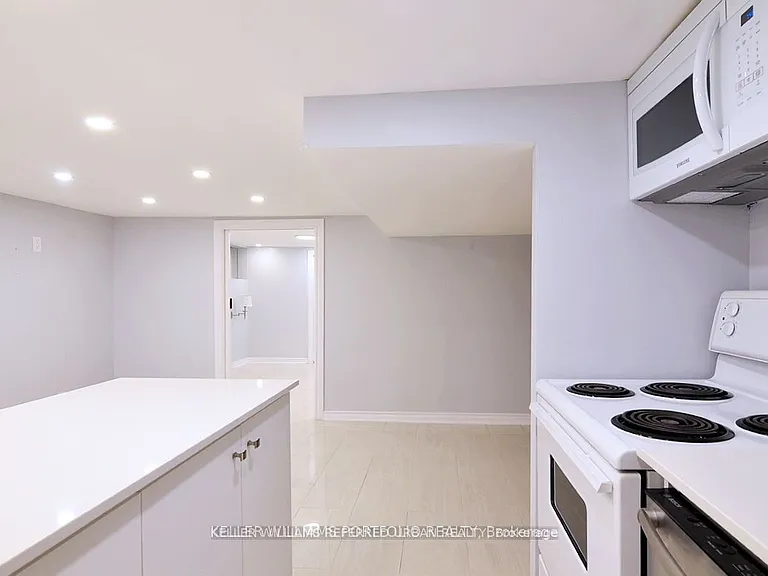 431 Kingston Rd #LOWER — Photo 5