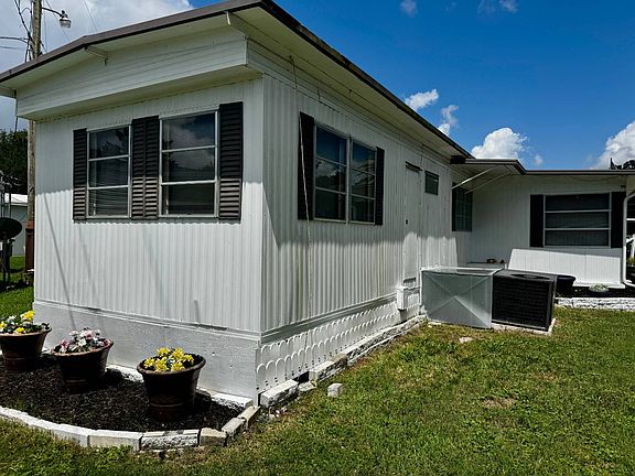 5th image of 944 N Colonial Cir