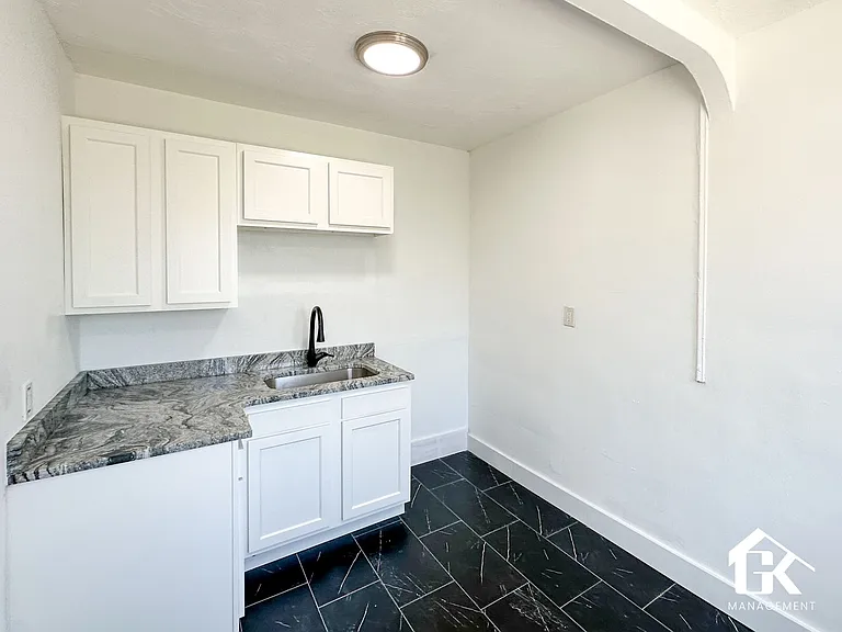 Scovel Apartments — Photo 16