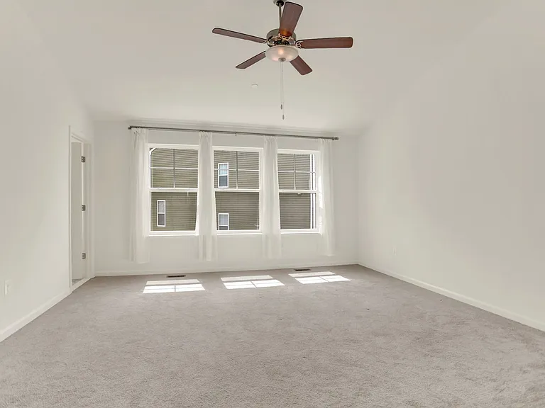 11301 Carobel Ct — Photo 17