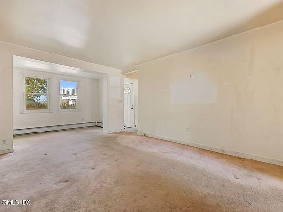 4th image of 15 Henry St