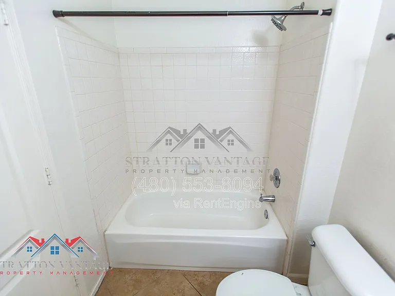 1231 N Layman St — Photo 29