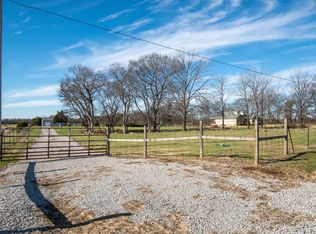 4866 Moses Rd, Columbia, TN 38401