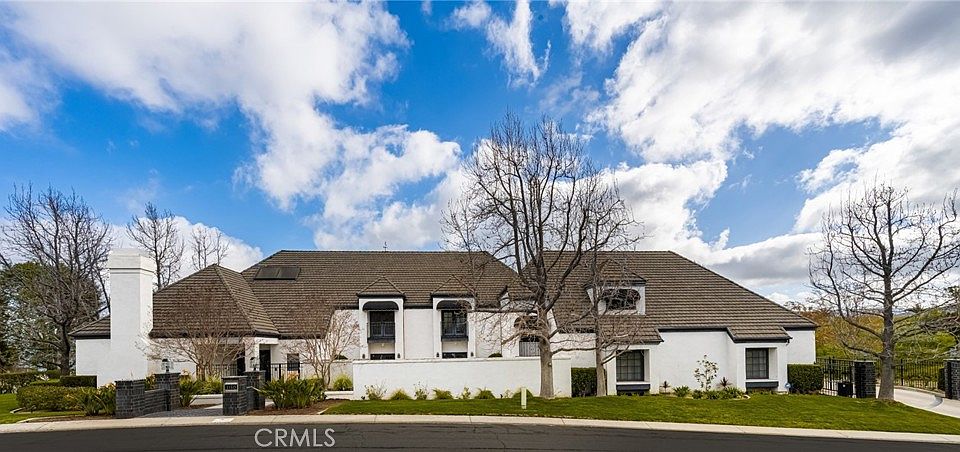 1st image of 1110 S Tamarisk Dr