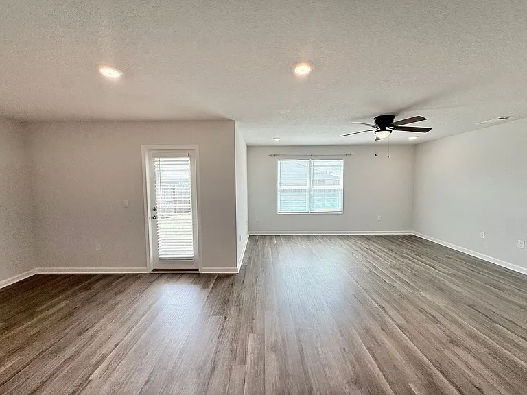 4383 Winged Elm Ct — Photo 2