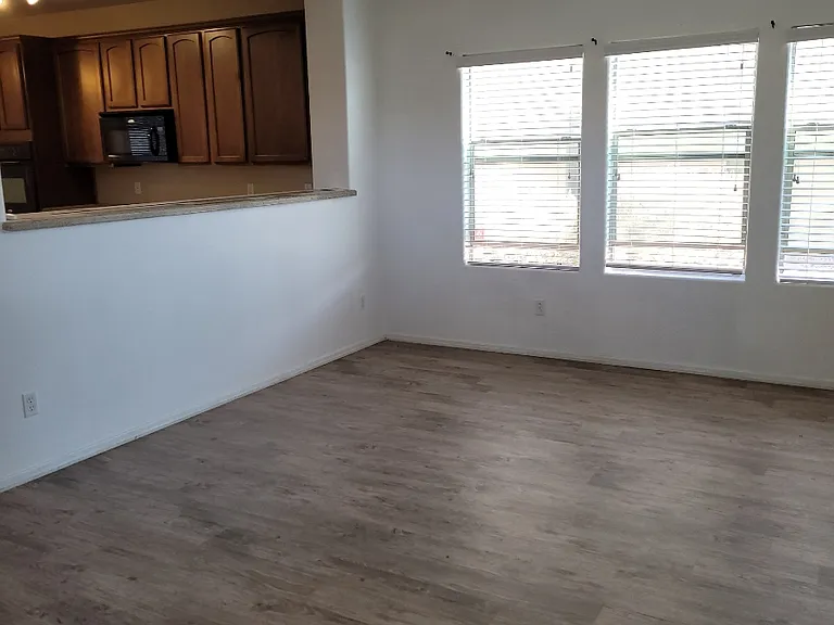 Open pass through to kitchen.