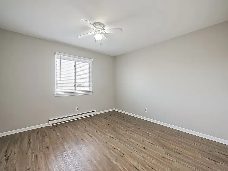 825 S Grand Ave — Photo 14