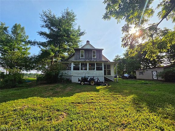 4th image of 1704 Vanderhoof Rd