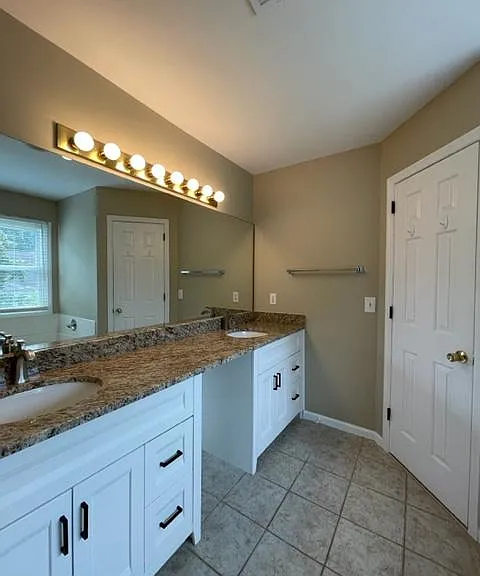 825 Shadowlawn Ct — Photo 6