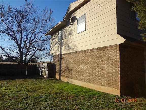 2nd image of 2212 N Santa Fe Ave