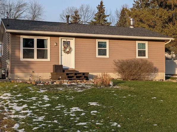 10033 Nimphie Rd, Fenton, MI 48430