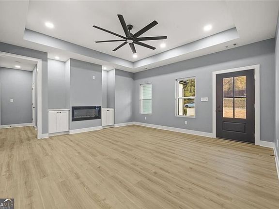 4th image of 149 Woodridge Cir