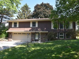 518 Oxford Dr, Hartland, WI 53029