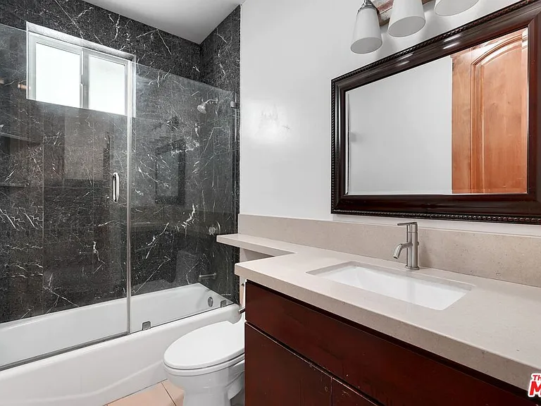 1743 S Barrington Ave — Photo 18