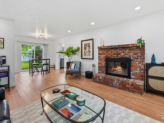 4th image of 2164/2166 N Wildwood St
