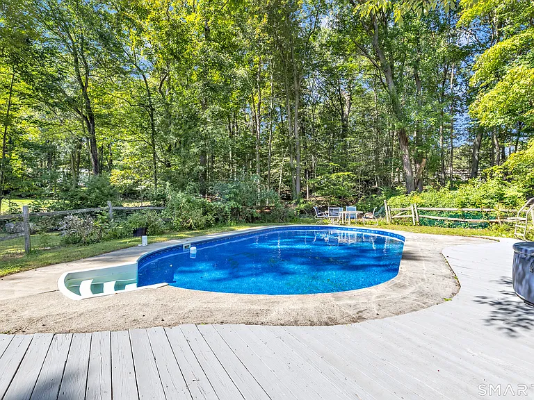 48 Crestwood Rd — Photo 6