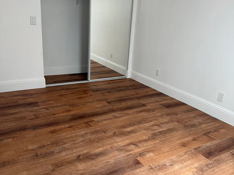 271 N 9th St — Photo 14