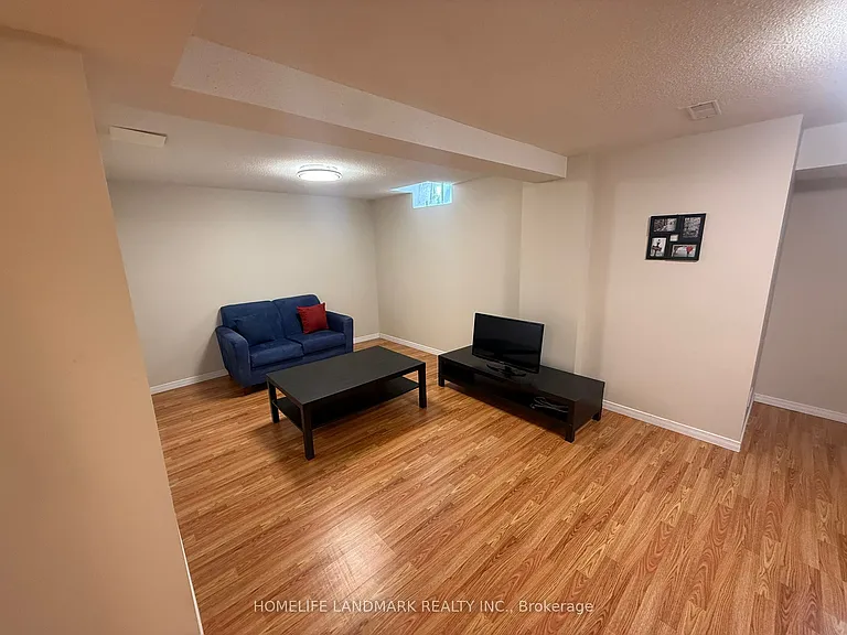 33 Silver Linden Dr — Photo 7