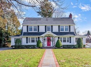 45 Whitehall Blvd, Garden City, NY 11530