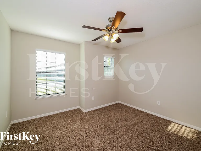 3911 Willow Walk Dr — Photo 10