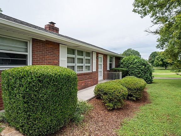 2nd image of 202 Cottage Ln