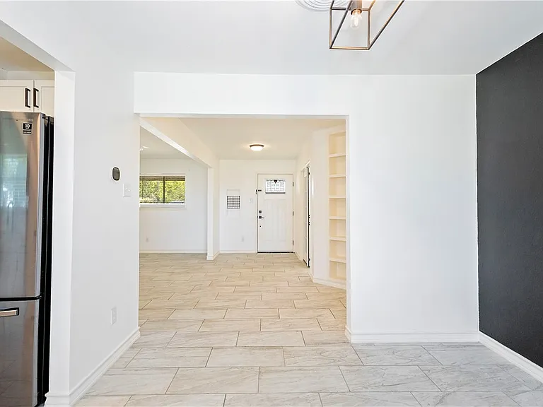 7629 Lang Rd — Photo 12