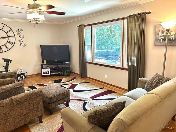 3rd image of 434 Harper Ave