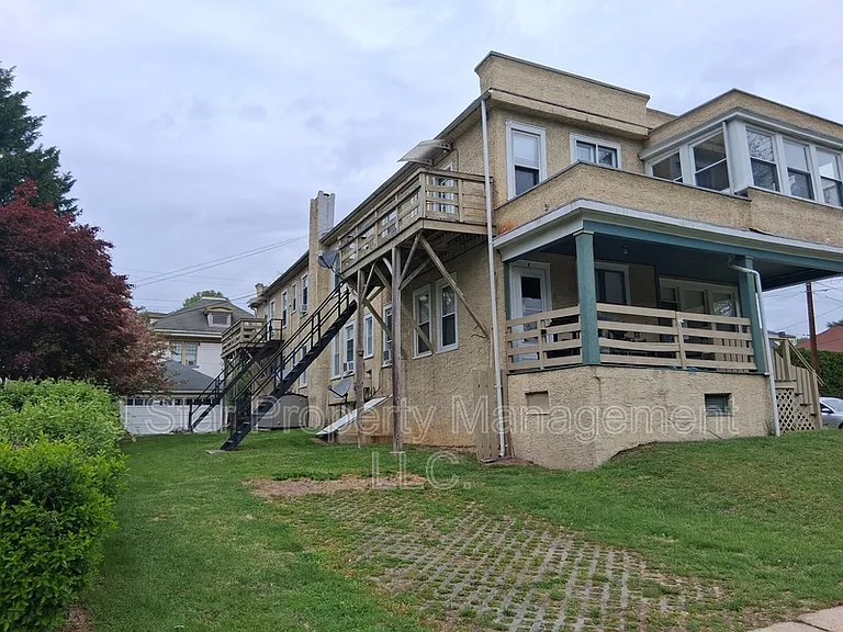 328 High St #B — Photo 2