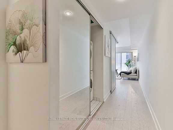 3rd image of 58 Orchard View Blvd #908
