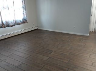 501 S 1st Ave APT 16, New Hampton, IA 50659