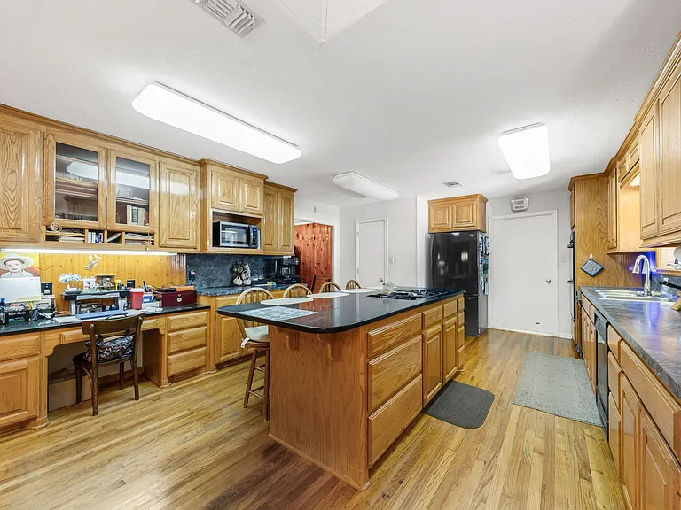 4269 Wilcox Ln — Photo 6