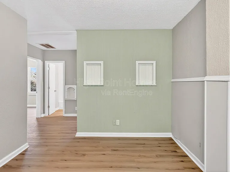 437 Carver Ln — Photo 7