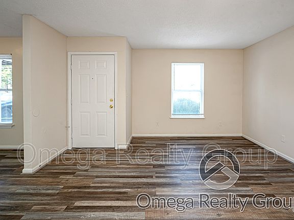 4th image of 4203 20th St NE APT C1