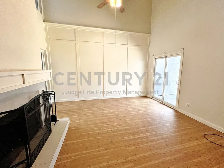 725 Cain St — Photo 2