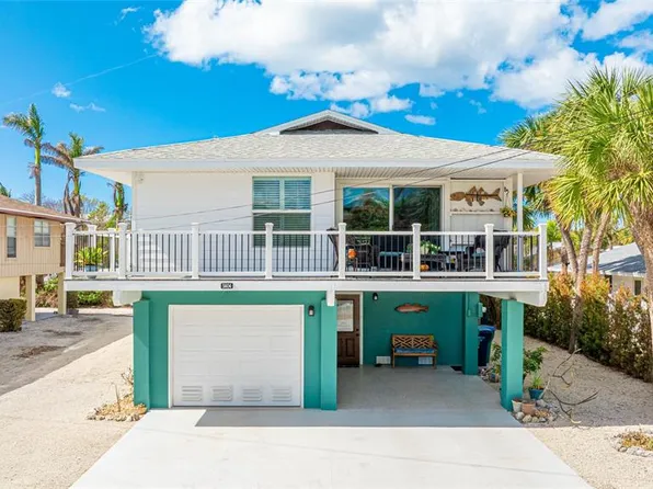 5604 Carissa St, Bradenton Beach, FL 34217