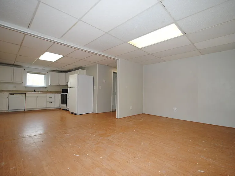 648 Rebecca St — Photo 2