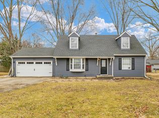 703 Oda Dr, Mahomet, IL 61853