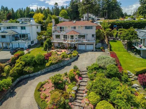 5200 Polson Ter, Saanich, BC V8Y 2C6