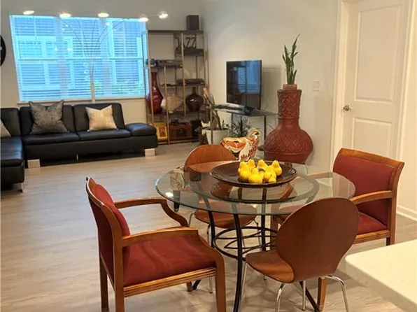 1725 Dromolin Dr #105, Virginia Beach, VA 23456