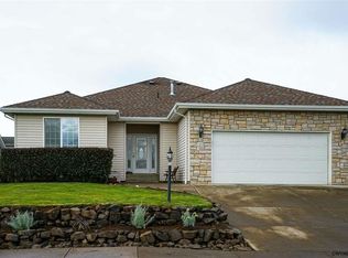 1353 SW 14th St, Dallas, OR 97338