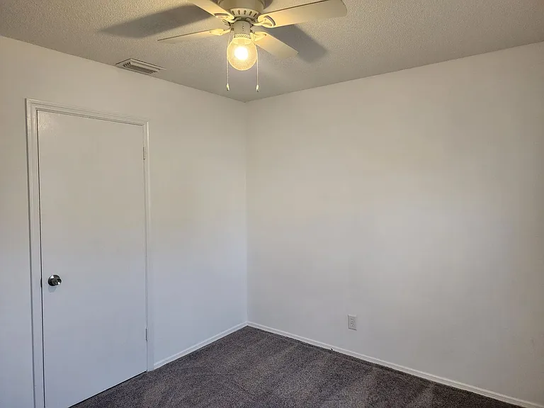 1804 Arthur Ave — Photo 10