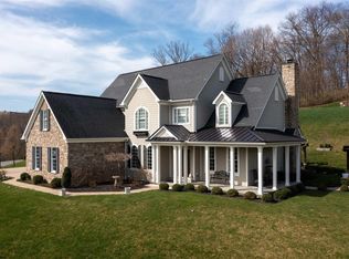 18 Cherrywood Dr, Morgantown, WV 26508